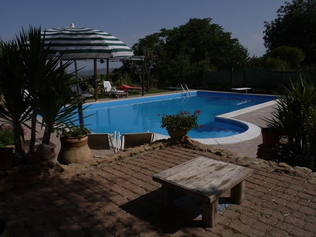 Casa Vacanze Laura Villa Калтанисета Стая снимка