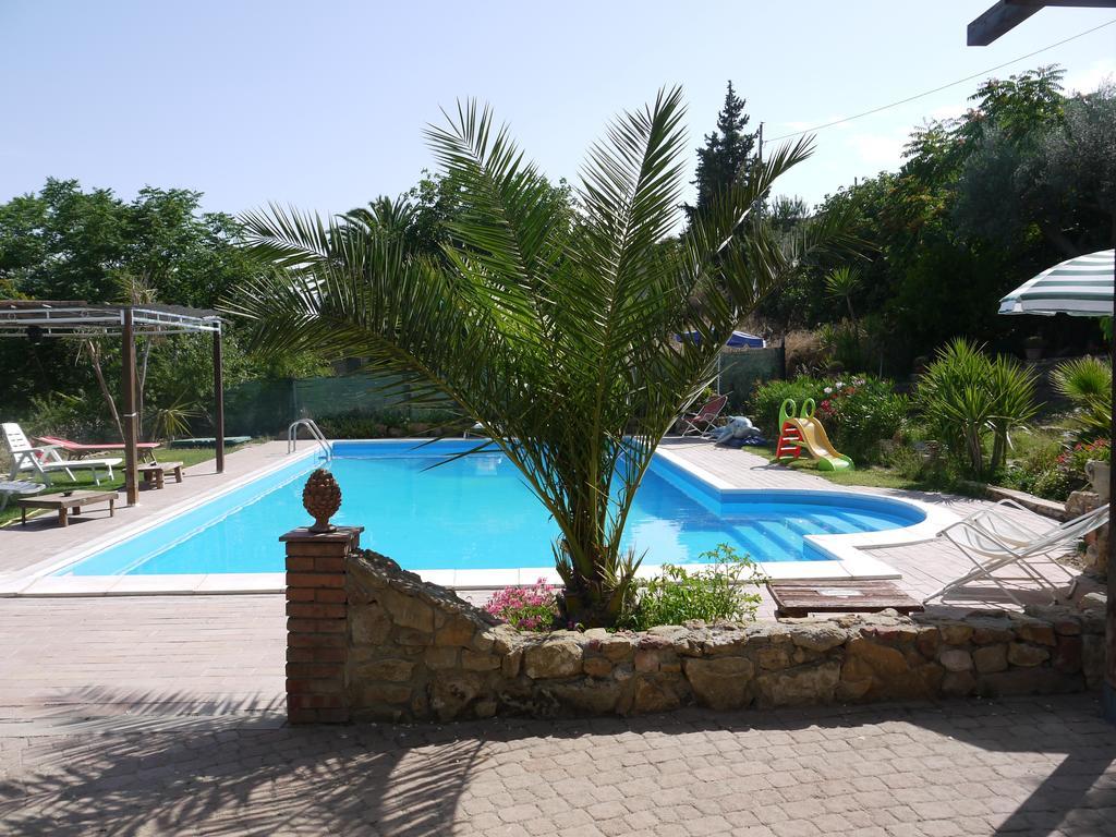 Casa Vacanze Laura Villa Калтанисета Стая снимка