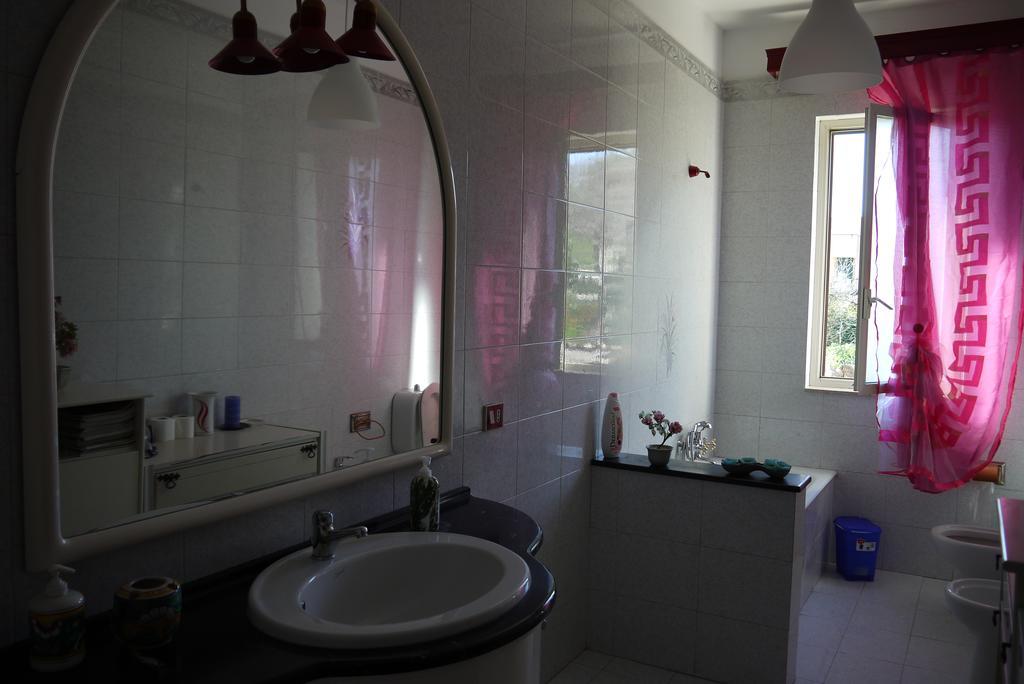Casa Vacanze Laura Villa Калтанисета Стая снимка